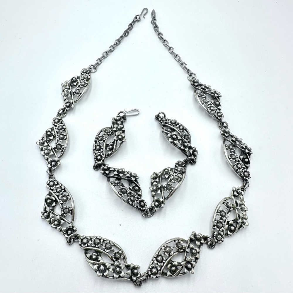 Art Deco VTG Filigree Silvertone Metal Elegant Floral Necklace Bracelet Set